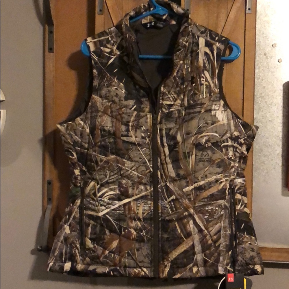 NWT Under Armour Realtree Camo Vest